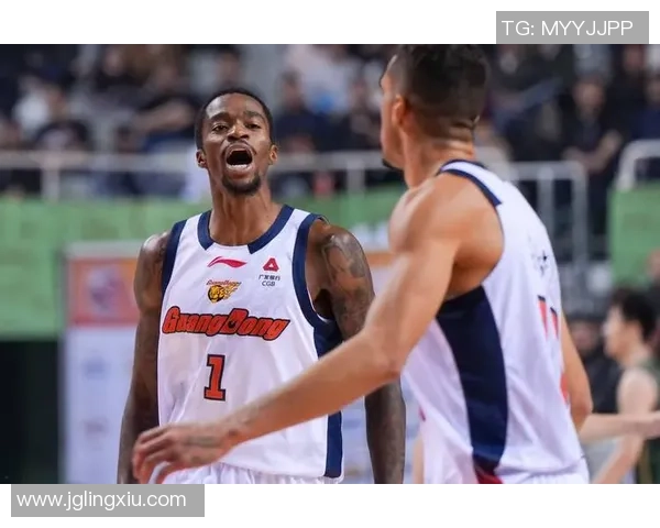 开赛仅剩半月 广东仍未凑齐四外援!霍楠驳斥谣言出售萨姆纳? 开赛仅剩半月 广东仍未凑齐四外援!霍楠驳斥谣言出售萨姆纳?